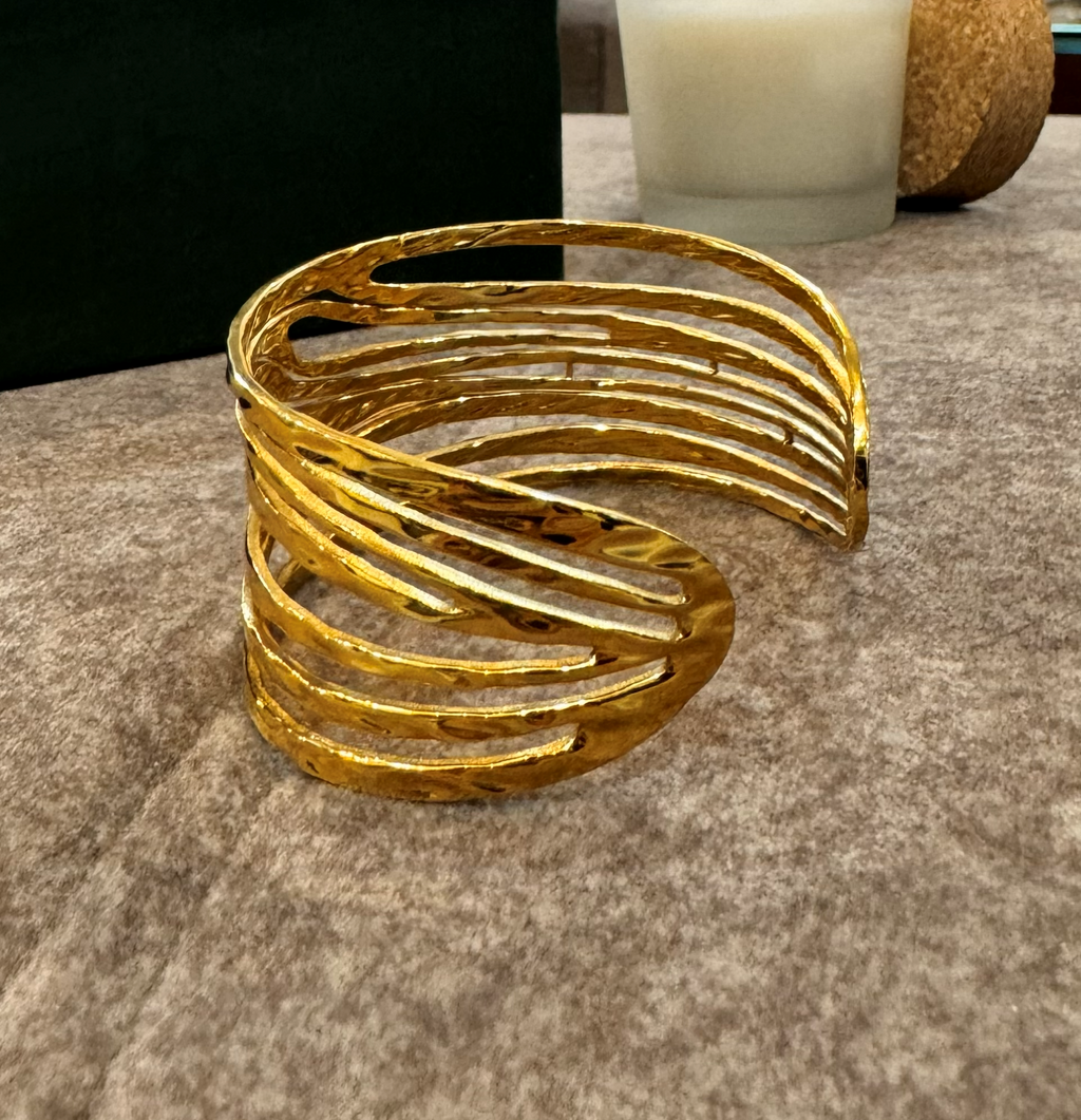 GOLDEN WAVE CUFF BRACELET
