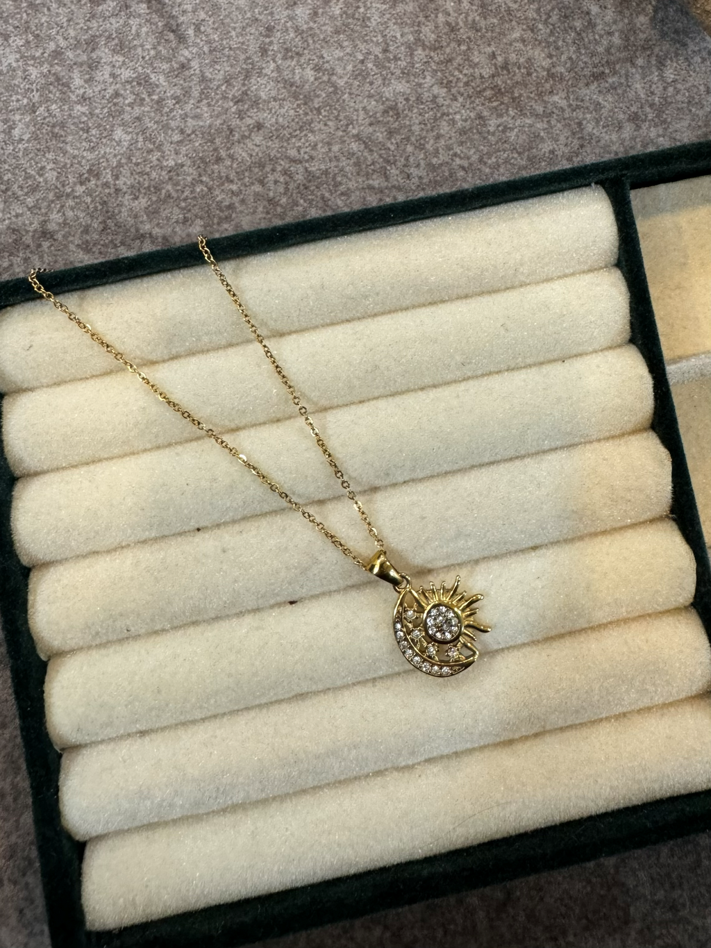 ECLIPSE MUSE PENDANT