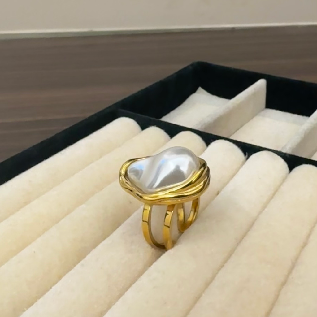 Vintage Gold Pearl Ring