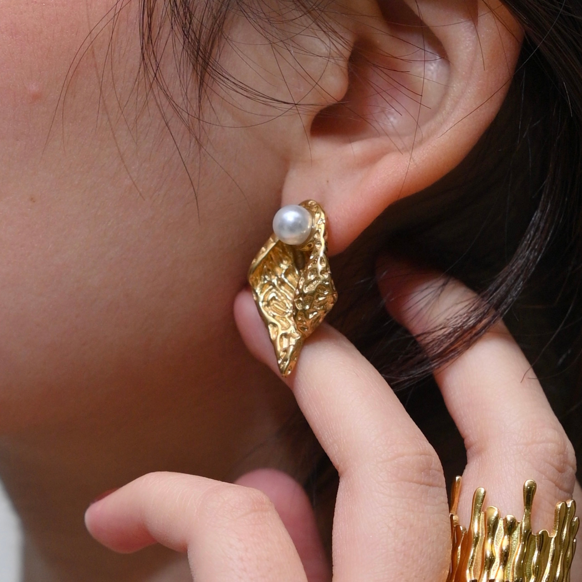 Pearl Relaic Earrings